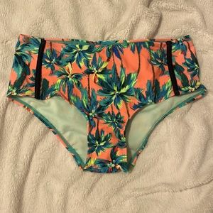 Mid waisted swim bottoms